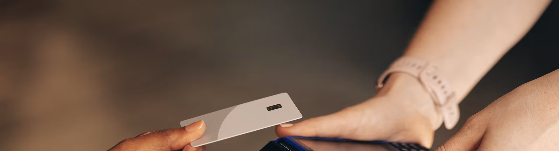 Dowiedz się więcej o kartach kredytowych i pożyczkach